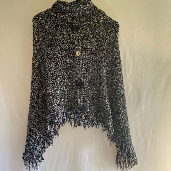 Black and white fringe poncho  - Picture 1 of 6
